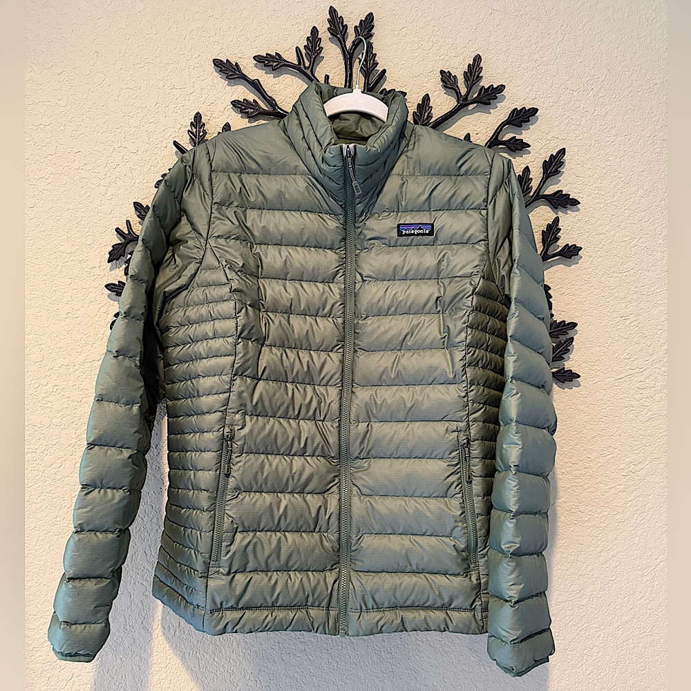 Patagonia Women’s Down Sweater Jacket Size L